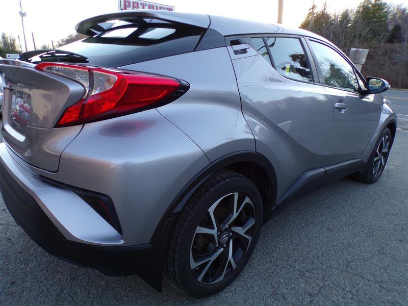 Used 2018 Toyota C-HR XLE image 10