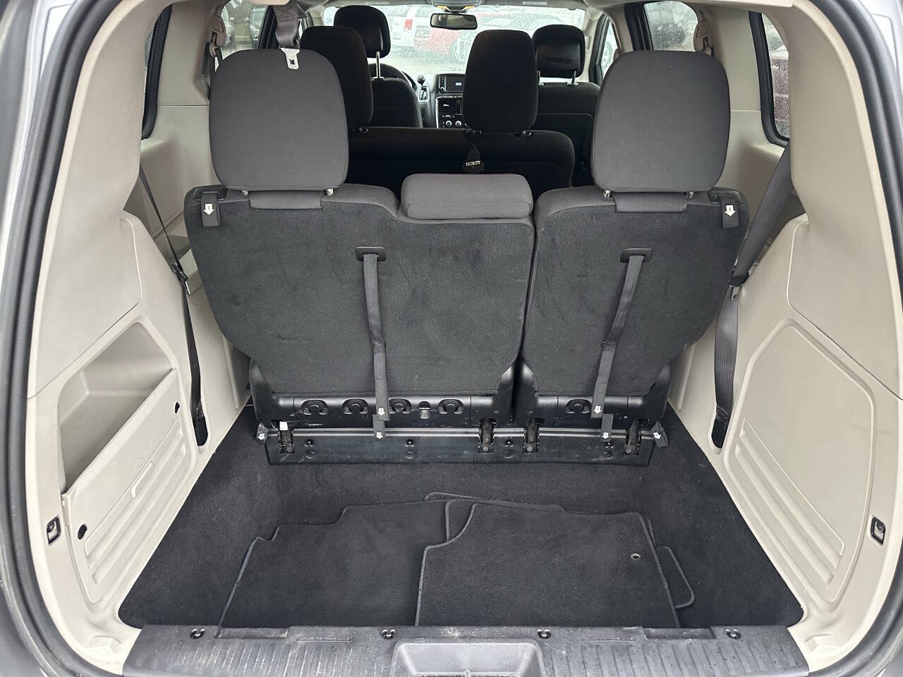 Used 2019 Dodge Grand Caravan SE FWD image 7