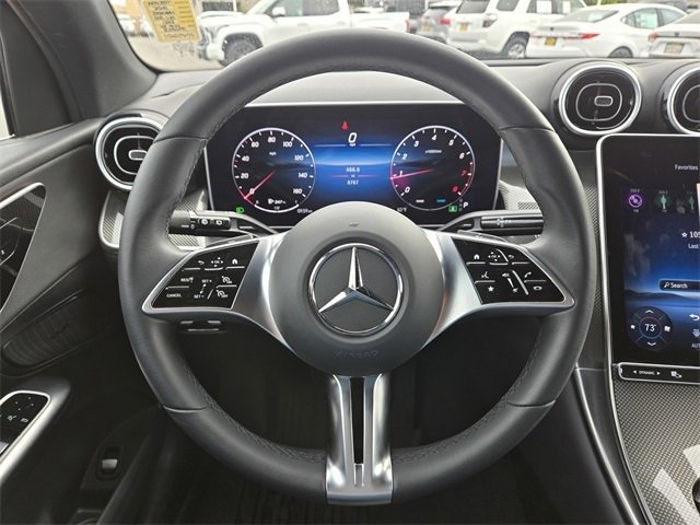 Used 2025 Mercedes-Benz GLC 300 4MATIC image 23