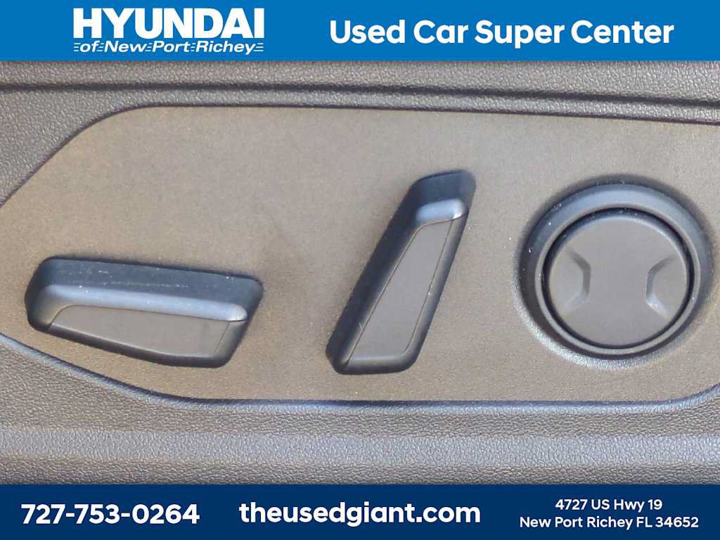 Certified 2025 Hyundai Elantra Limited w/ Cargo Package FWD image 20