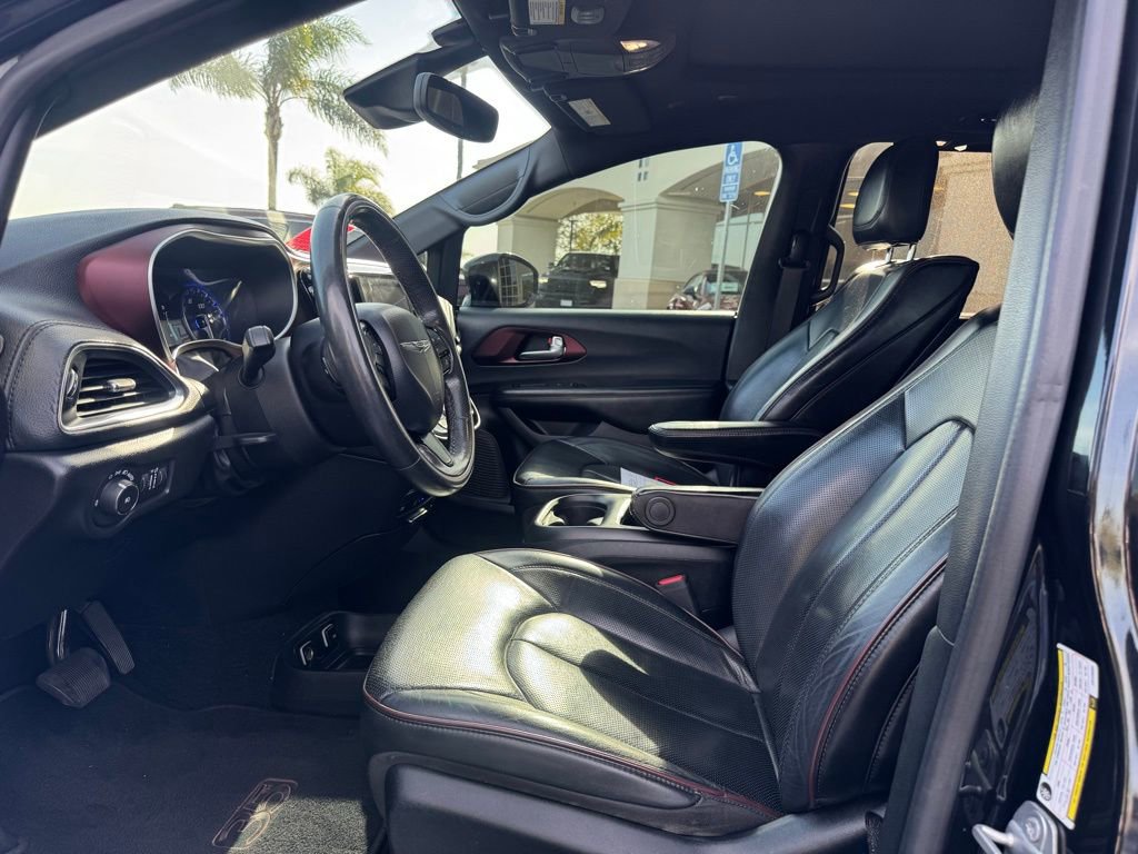 Used 2020 Chrysler Pacifica Limited image 7