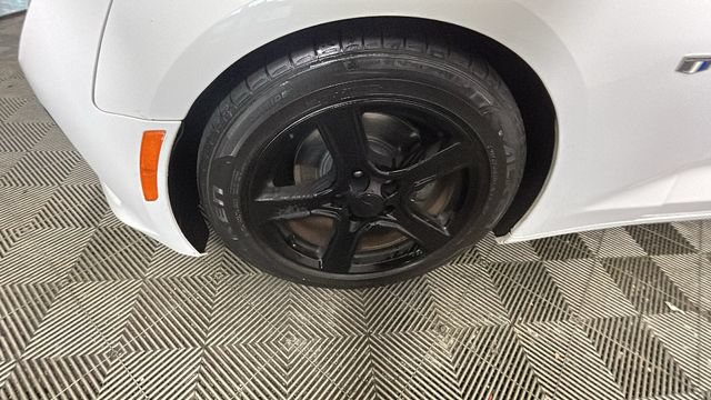 Used 2016 Chevrolet Camaro LT RWD image 9