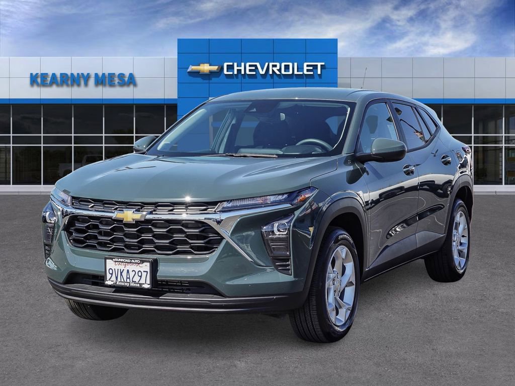 Used 2026 Chevrolet Trax LS w/ LS Convenience Package image 3