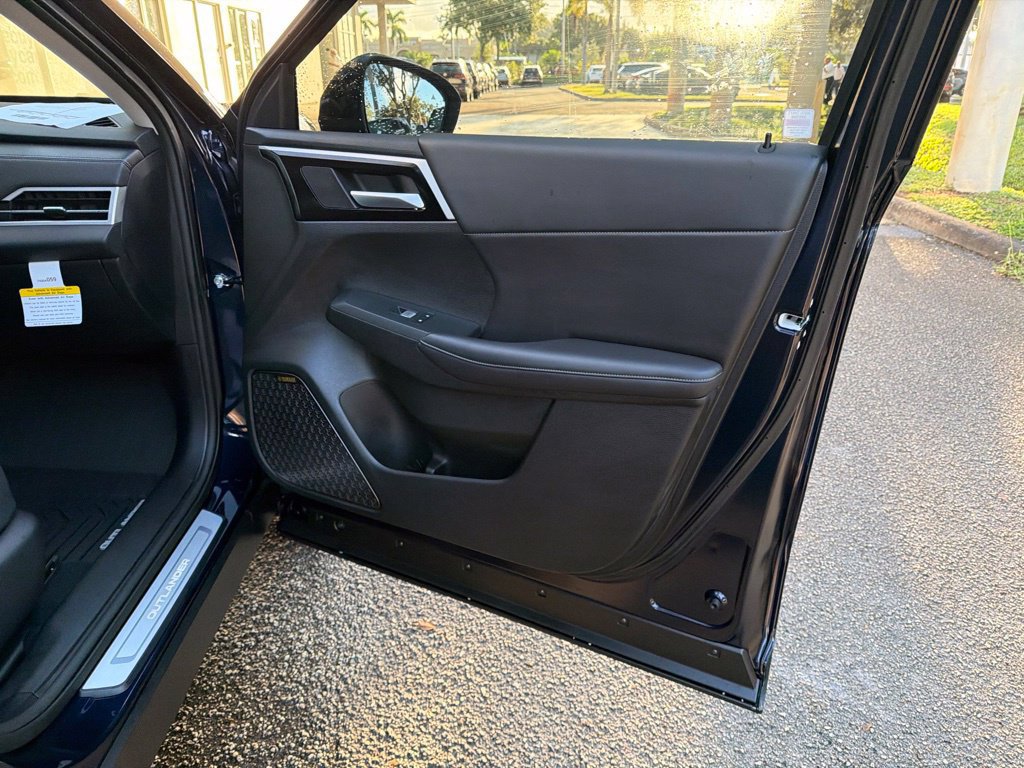 New 2026 Mitsubishi Outlander SE FWD image 25