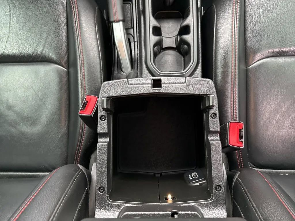 Used 2019 Jeep Wrangler Unlimited Rubicon w/ Dual Top Group AWD/4WD image 17