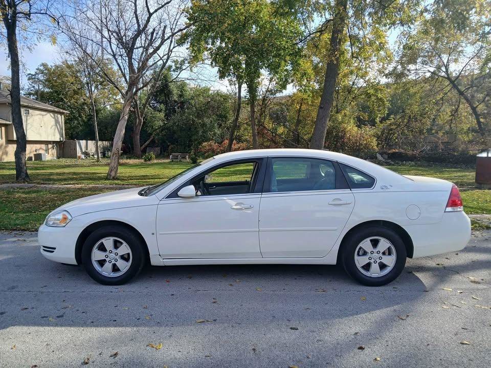 Used 2007 Chevrolet Impala LT FWD image 2