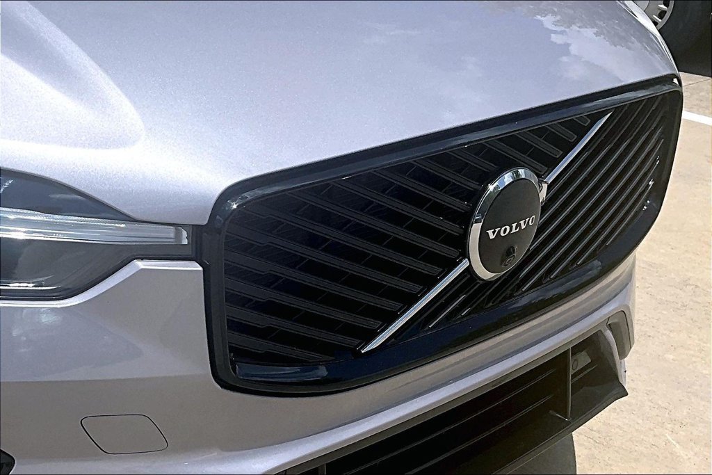 Certified 2026 Volvo XC60 B5 Plus AWD/4WD image 38