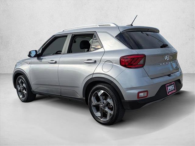 Used 2024 Hyundai Venue SEL image 8
