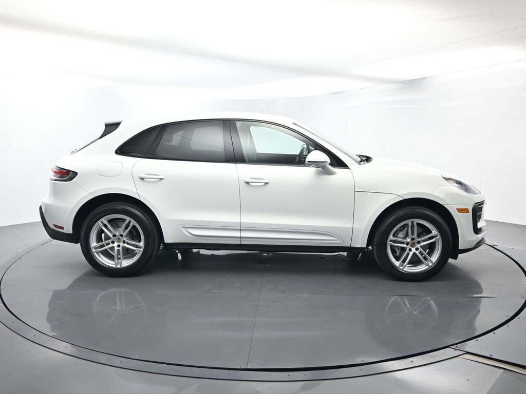Certified 2023 Porsche Macan AWD/4WD image 16