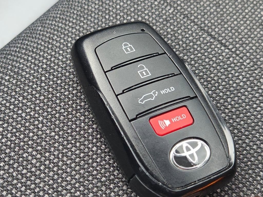 Used 2025 Toyota Grand Highlander FWD image 35