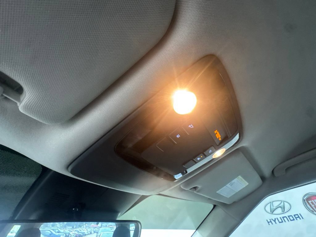 Used 2023 Kia Carnival LX FWD image 27