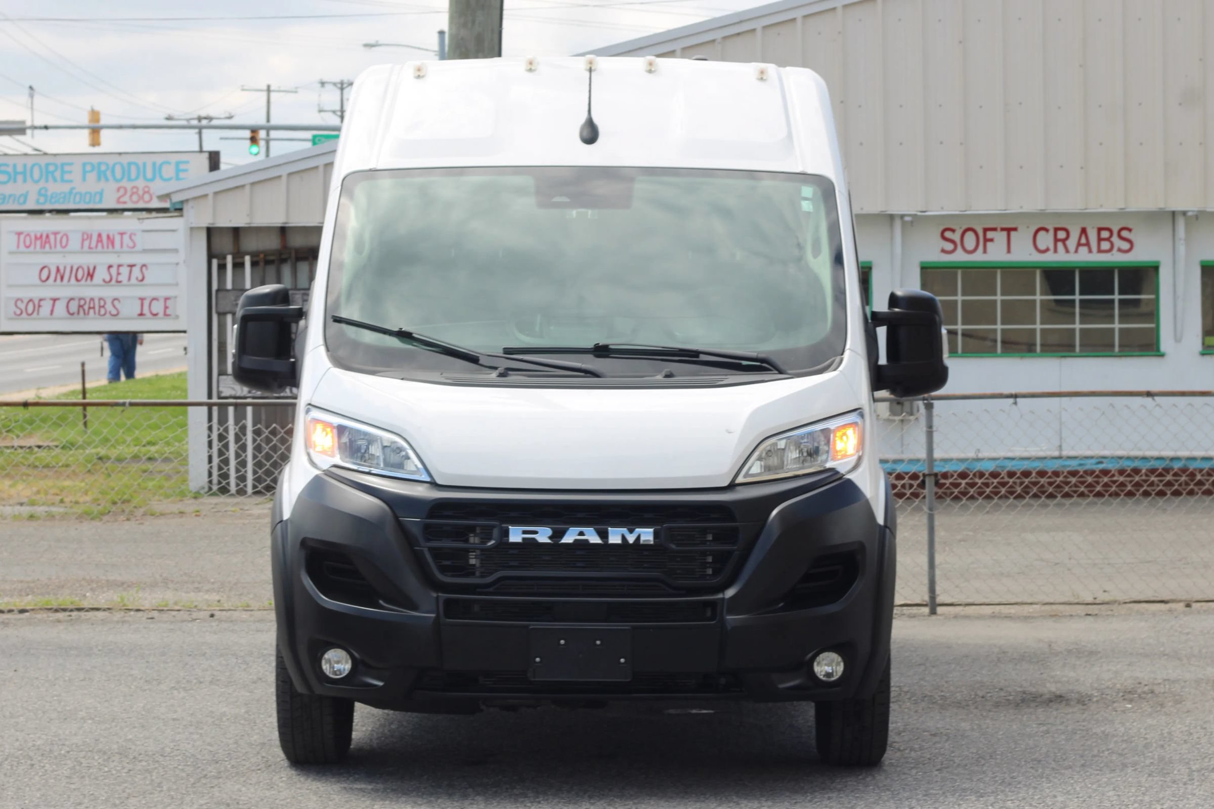 Used 2025 RAM ProMaster 2500 w/ Convenience Group FWD image 2