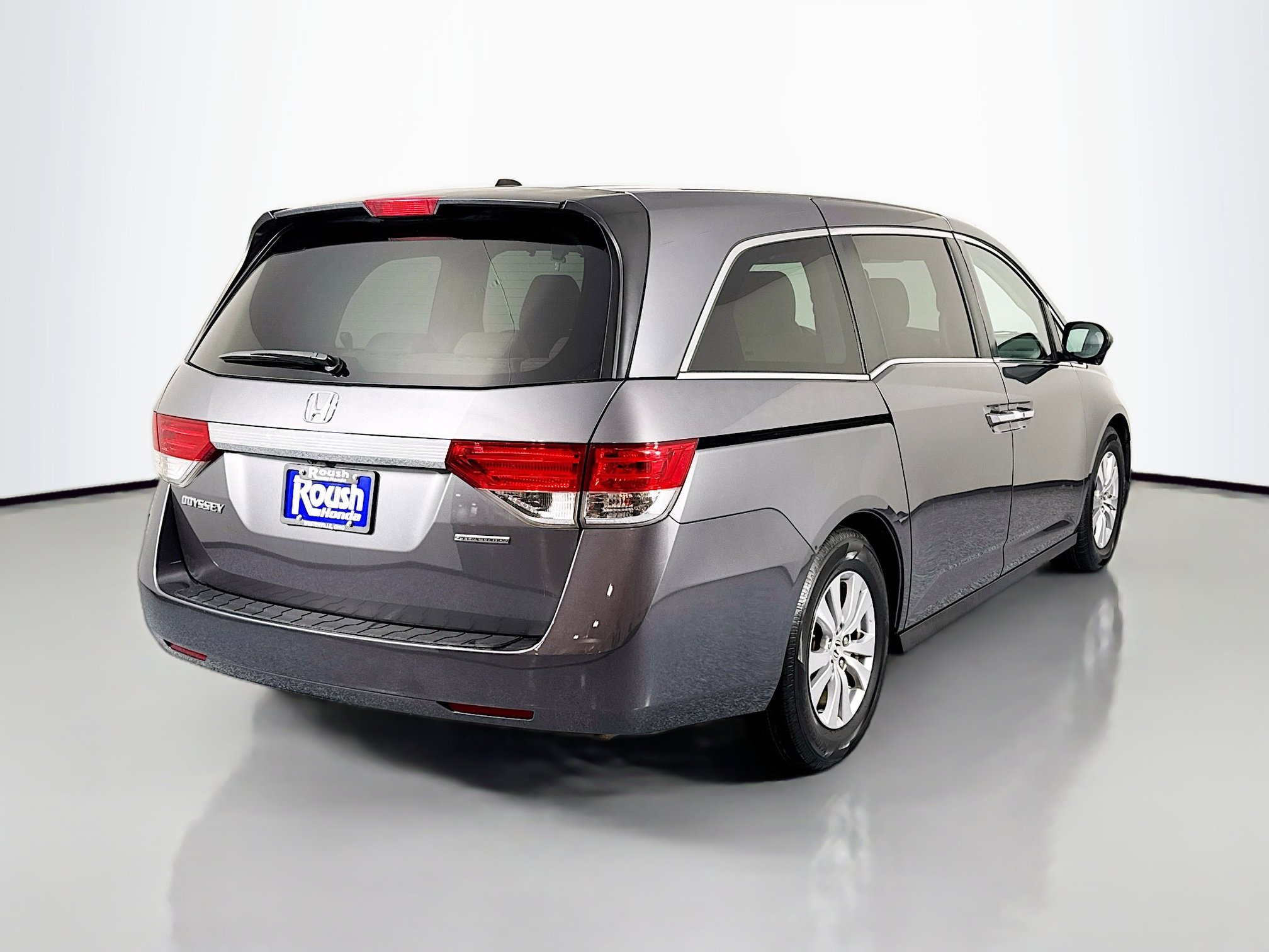 Used 2016 Honda Odyssey SE image 5