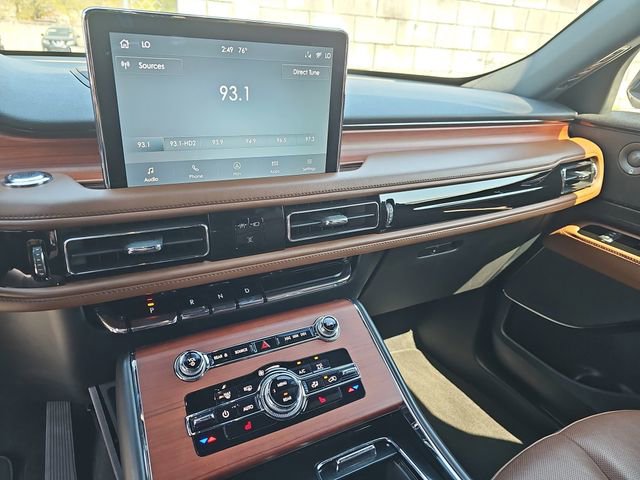 Used 2023 Lincoln Aviator Reserve image 25