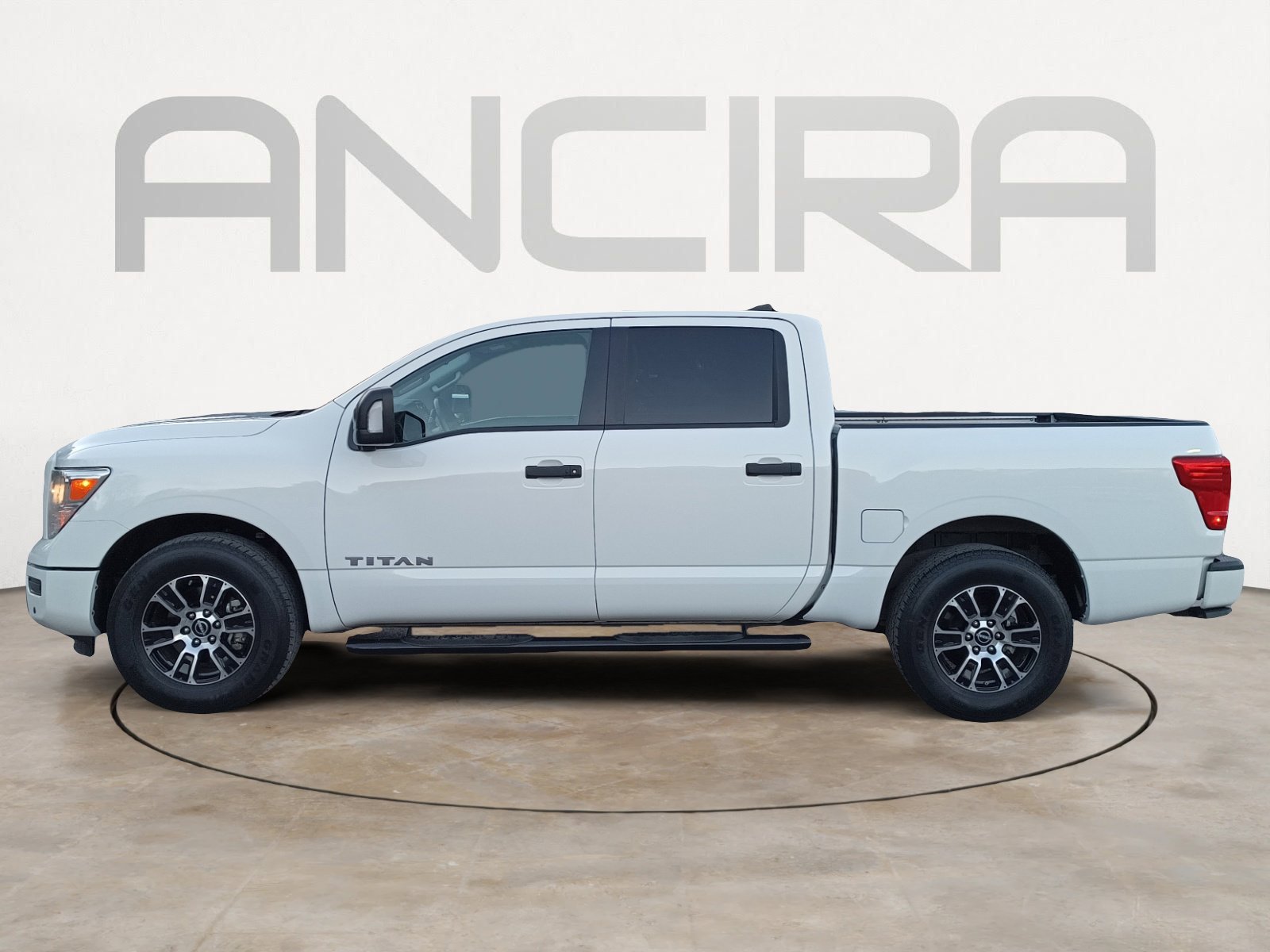 Used 2023 Nissan Titan SV w/ SV Convenience Package image 7