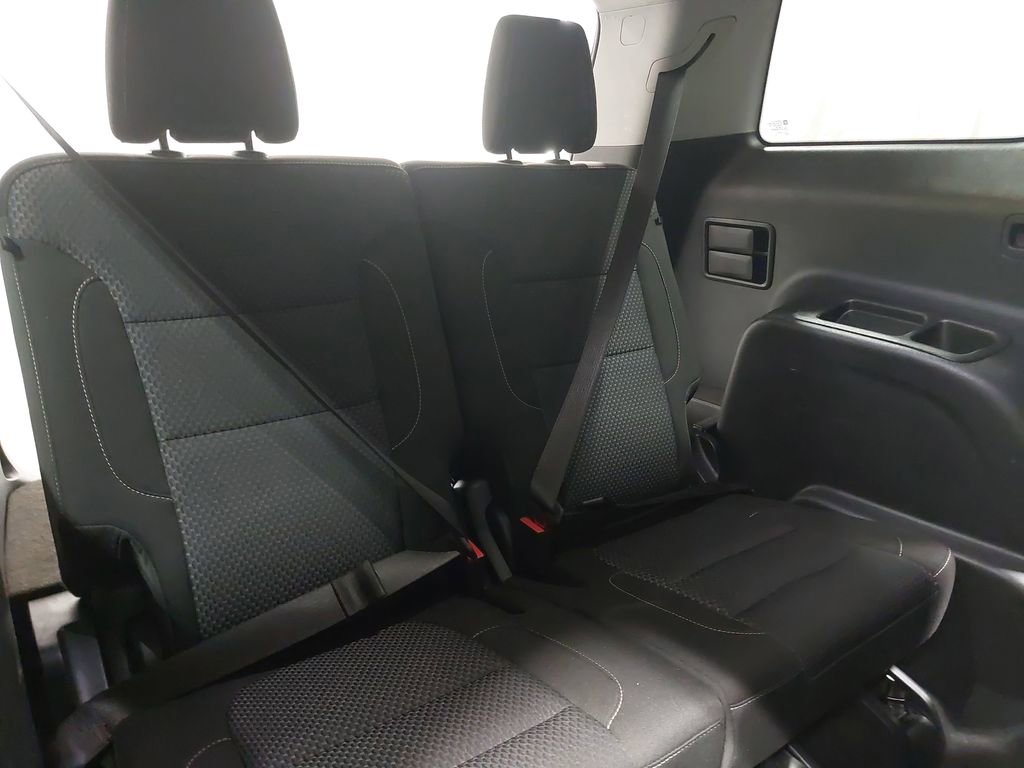 Used 2023 GMC Acadia SLE w/ Driver Convenience Package image 12