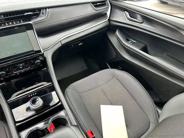 Used 2023 Jeep Grand Cherokee Laredo w/ Luxury Tech Group I image 24