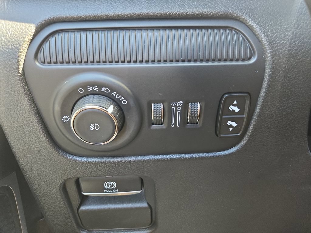 Used 2024 Jeep Wagoneer Series II AWD/4WD image 24