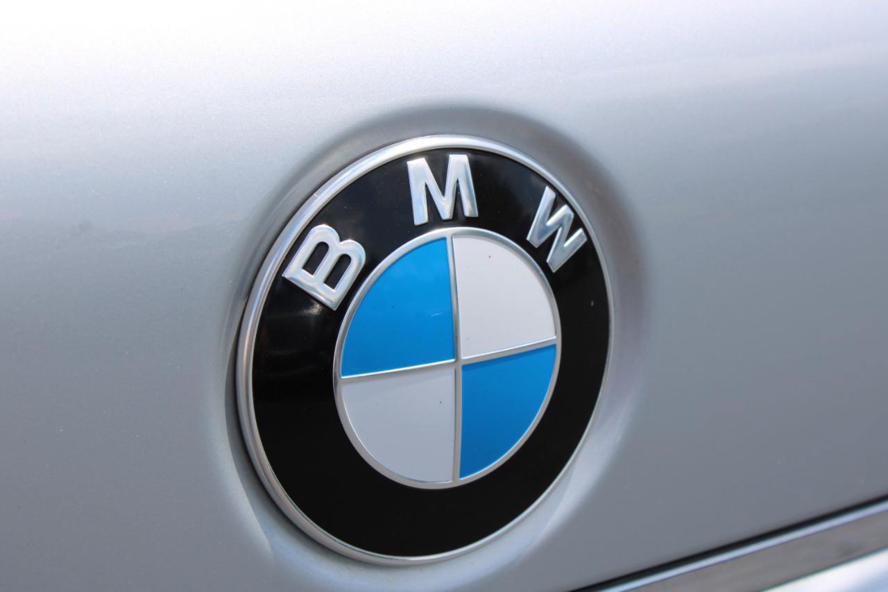 Used 2017 BMW 750i RWD image 8