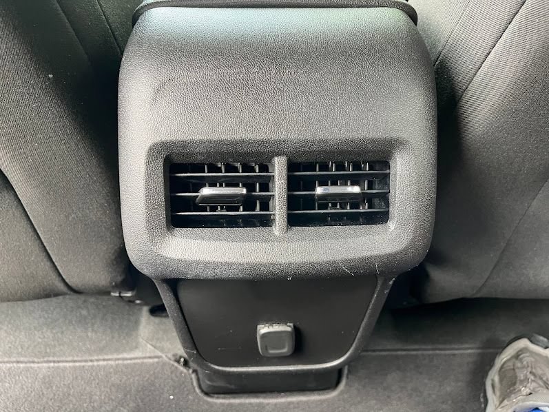 Used 2018 Chevrolet Equinox LS AWD/4WD image 40