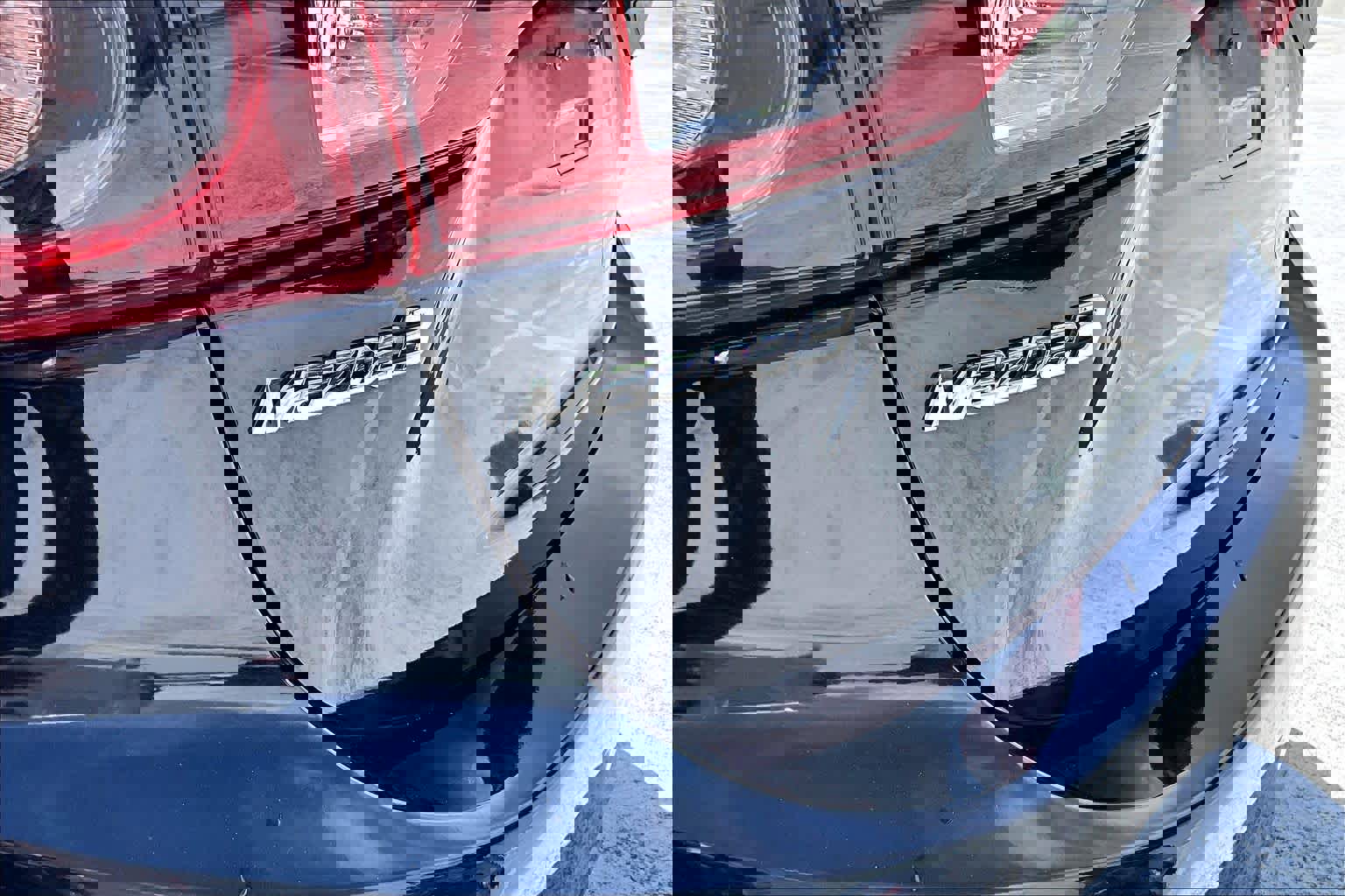 Used 2018 MAZDA MAZDA3 Grand Touring w/ Premium Equipment Package image 28