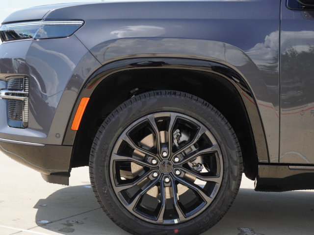 New 2026 Jeep Grand Wagoneer Summit AWD/4WD image 8