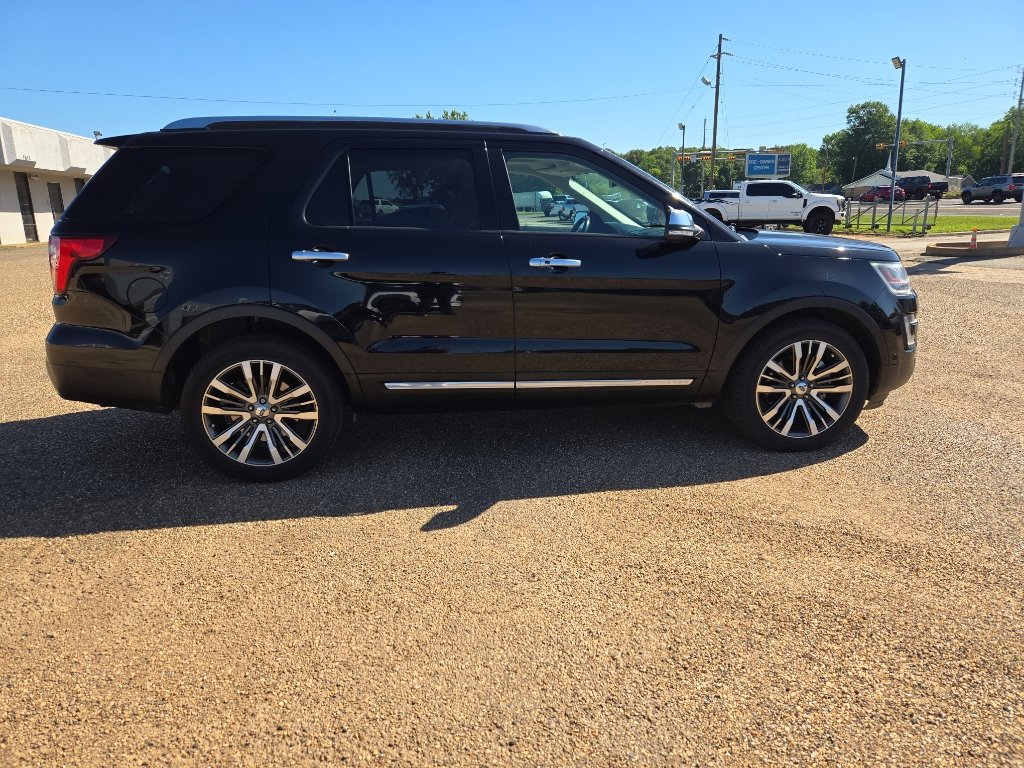 Used 2017 Ford Explorer Platinum AWD/4WD image 6