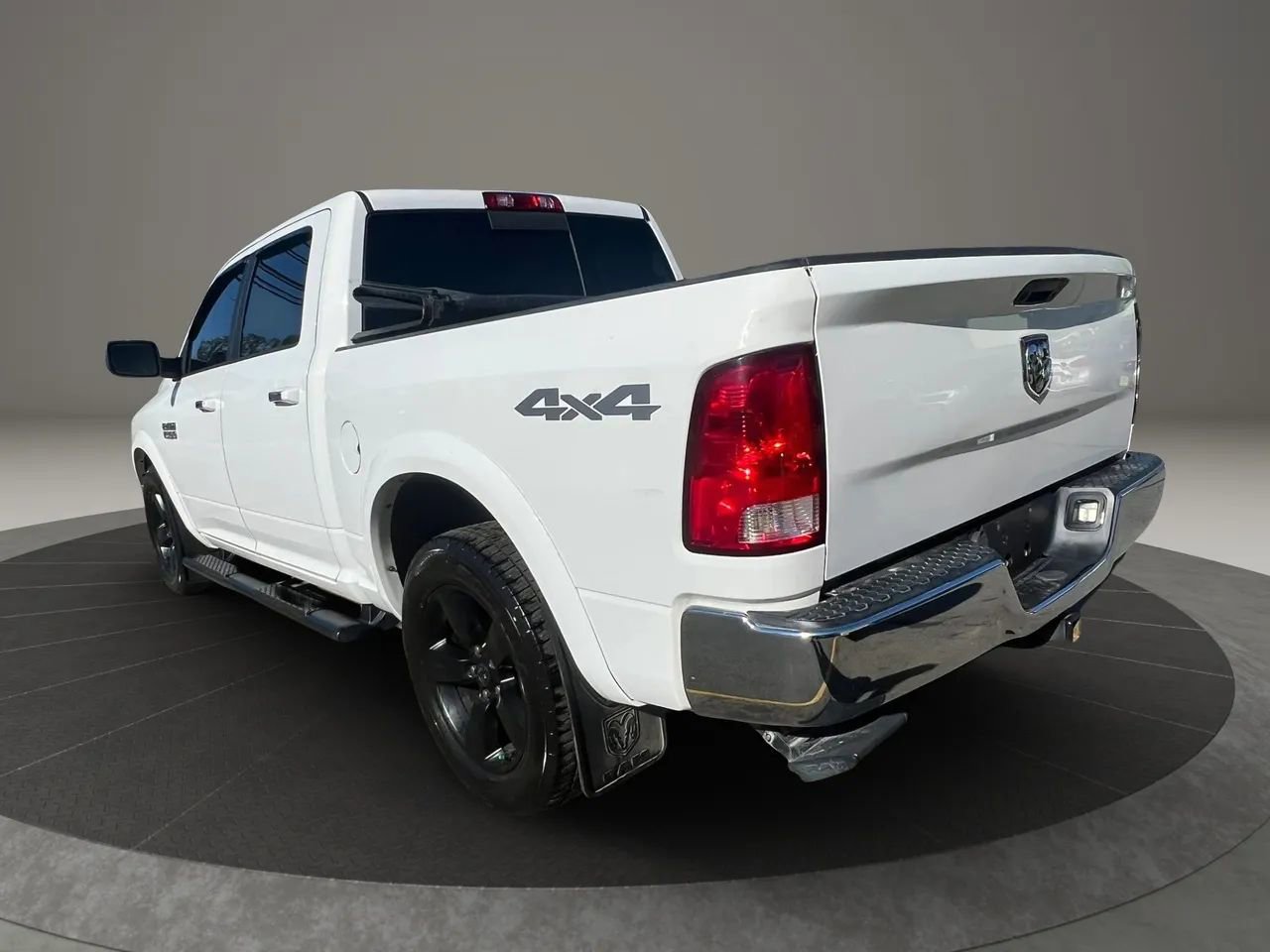 Used 2018 RAM 1500 SLT AWD/4WD image 7