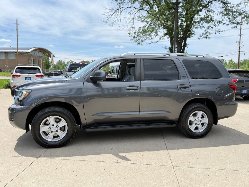 Used 2019 Toyota Sequoia SR5 AWD/4WD image 7