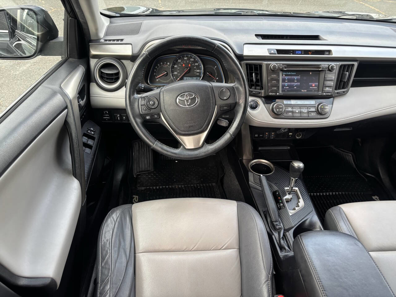 Used 2015 Toyota RAV4 Limited image 11