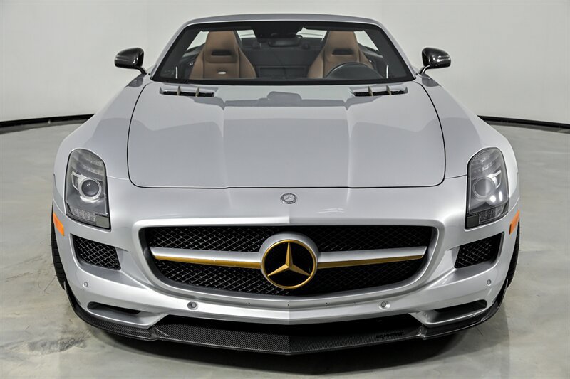 Used 2012 Mercedes-Benz SLS AMG Roadster image 4