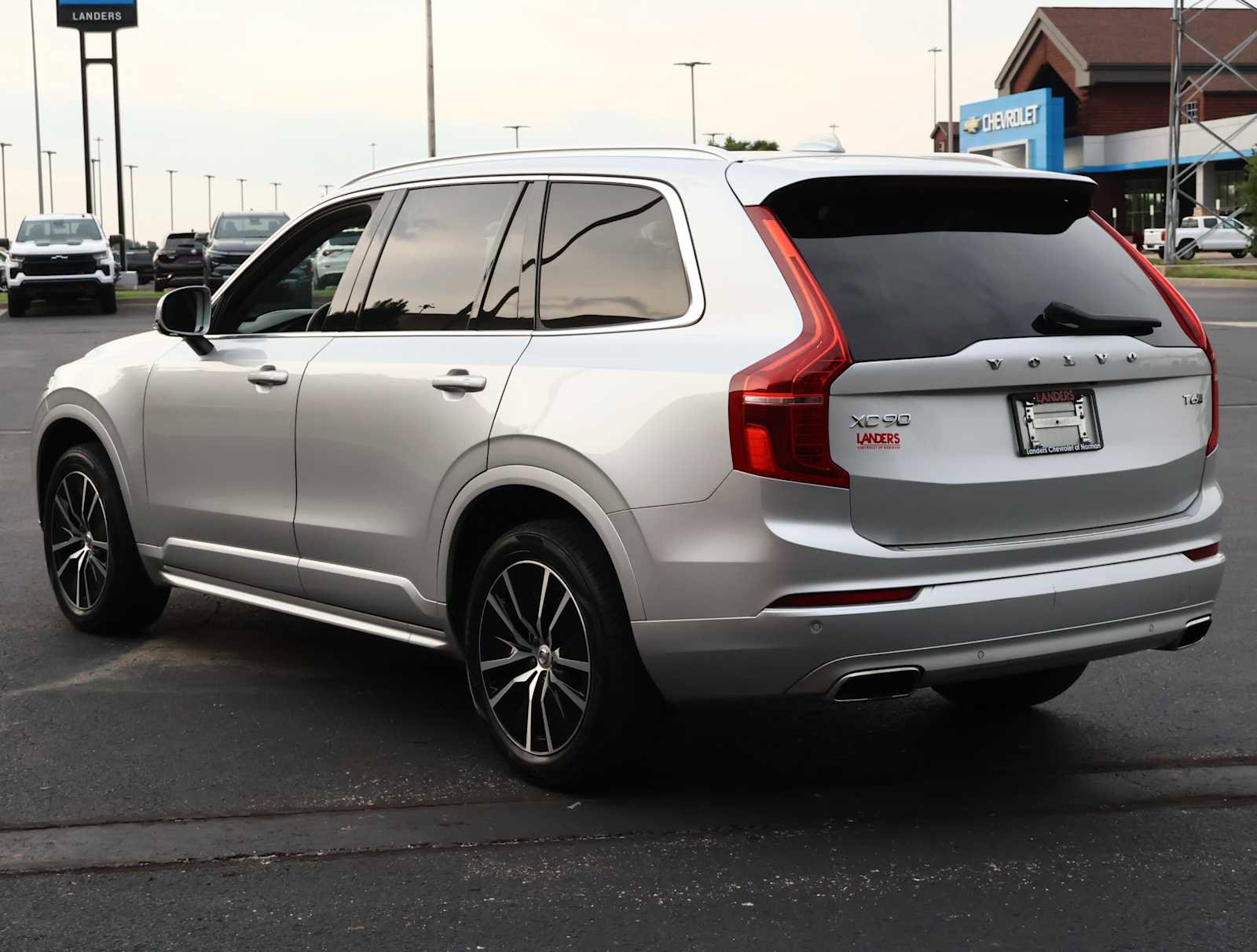Used 2020 Volvo XC90 T6 Momentum image 8