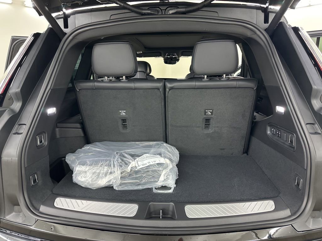 New 2026 Cadillac Vistiq Sport image 25