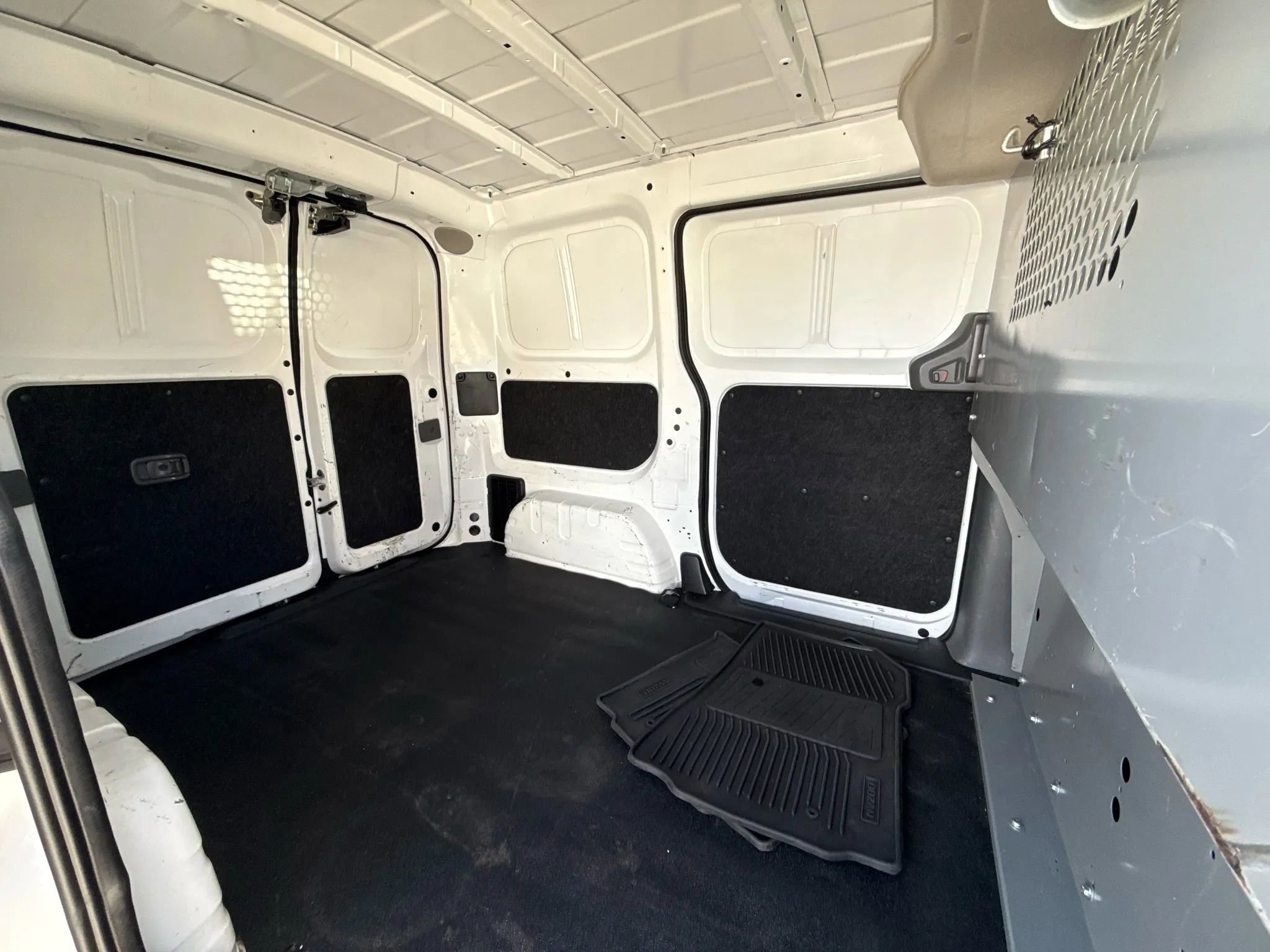 Used 2019 Nissan NV200 SV w/ Navigation Package image 37