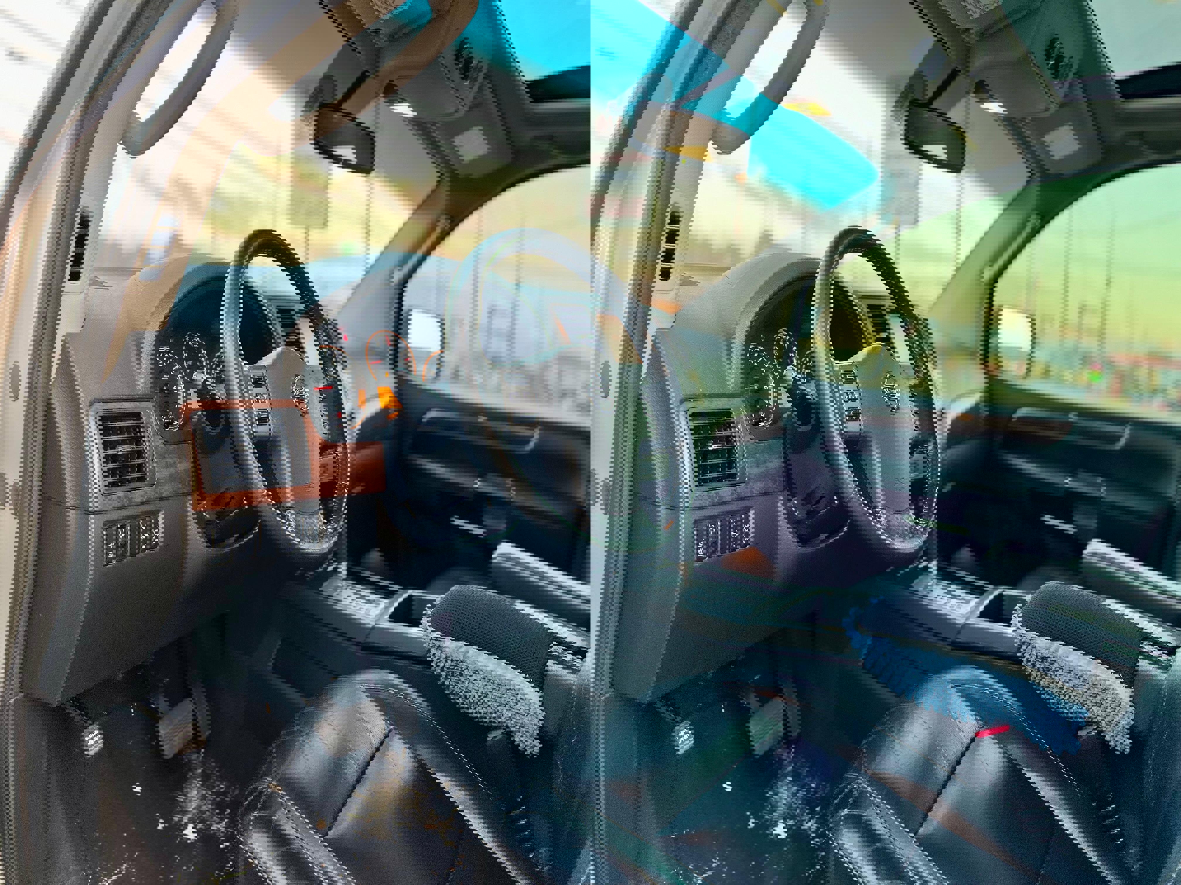 Used 2010 Nissan Armada Platinum image 11