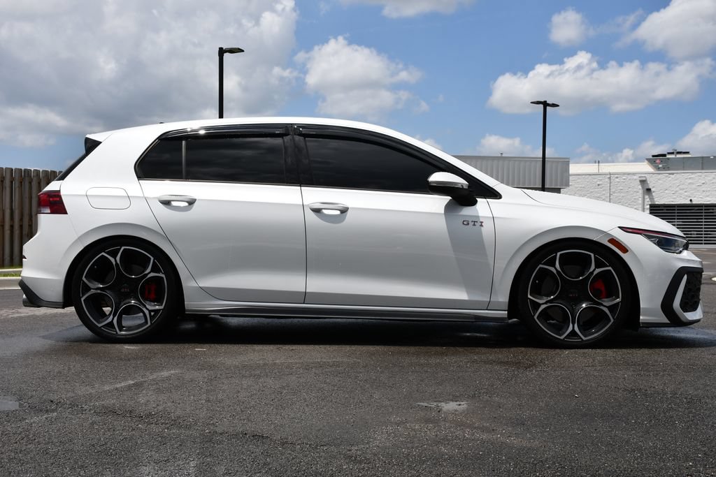 Used 2025 Volkswagen GTI SE FWD image 12