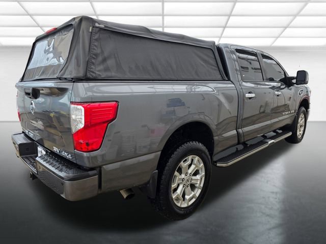 Used 2017 Nissan Titan SV image 5