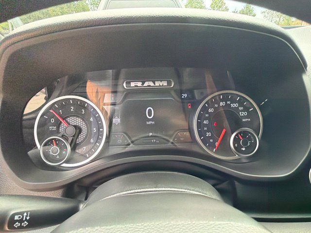 Used 2026 RAM 1500 Express AWD/4WD image 27