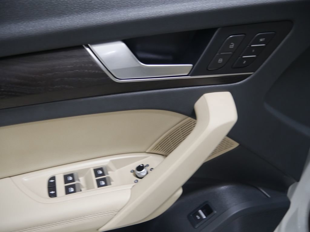 Used 2020 Audi Q5 2.0T Premium Plus w/ Premium Plus Package image 17
