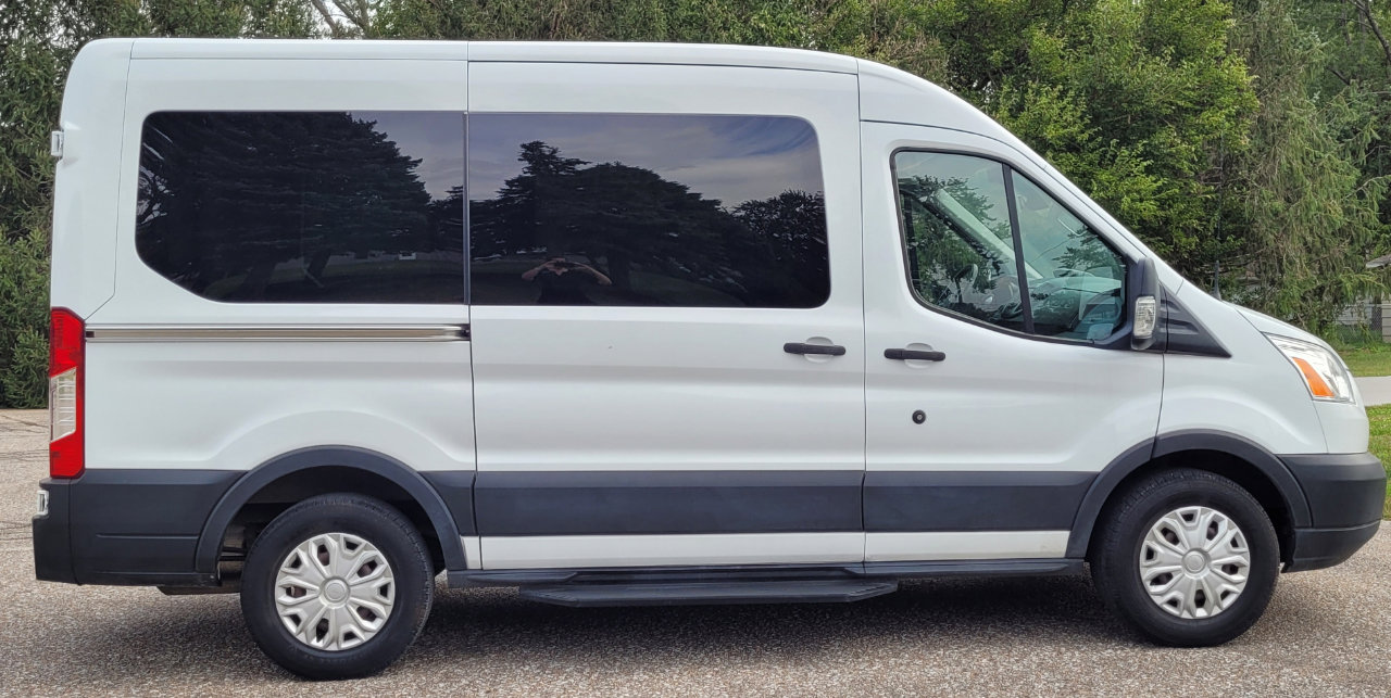 Used 2019 Ford Transit 150 XLT image 6