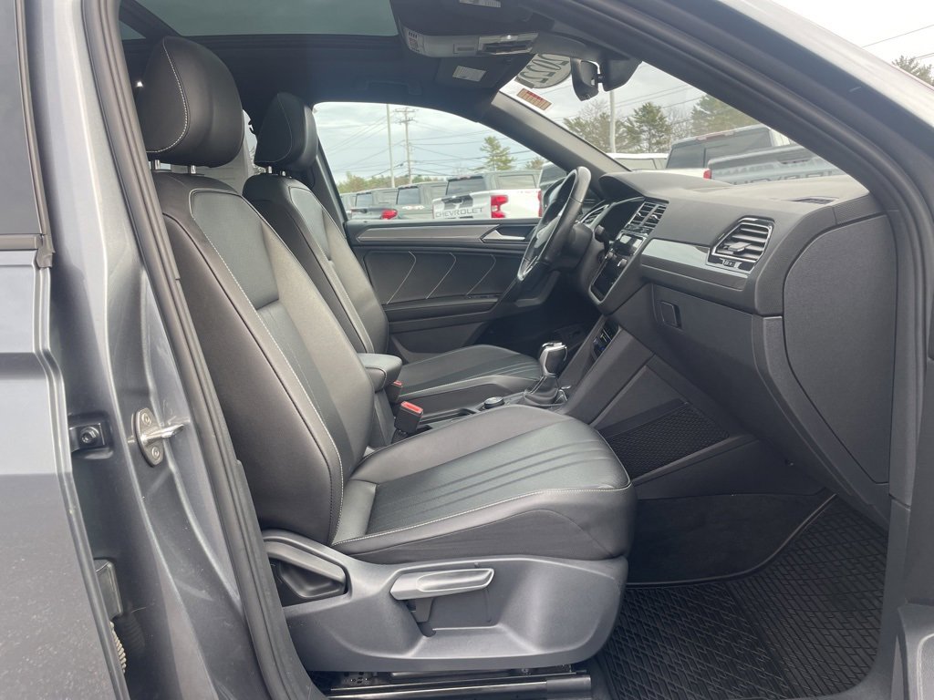 Used 2022 Volkswagen Tiguan SE R-Line image 30