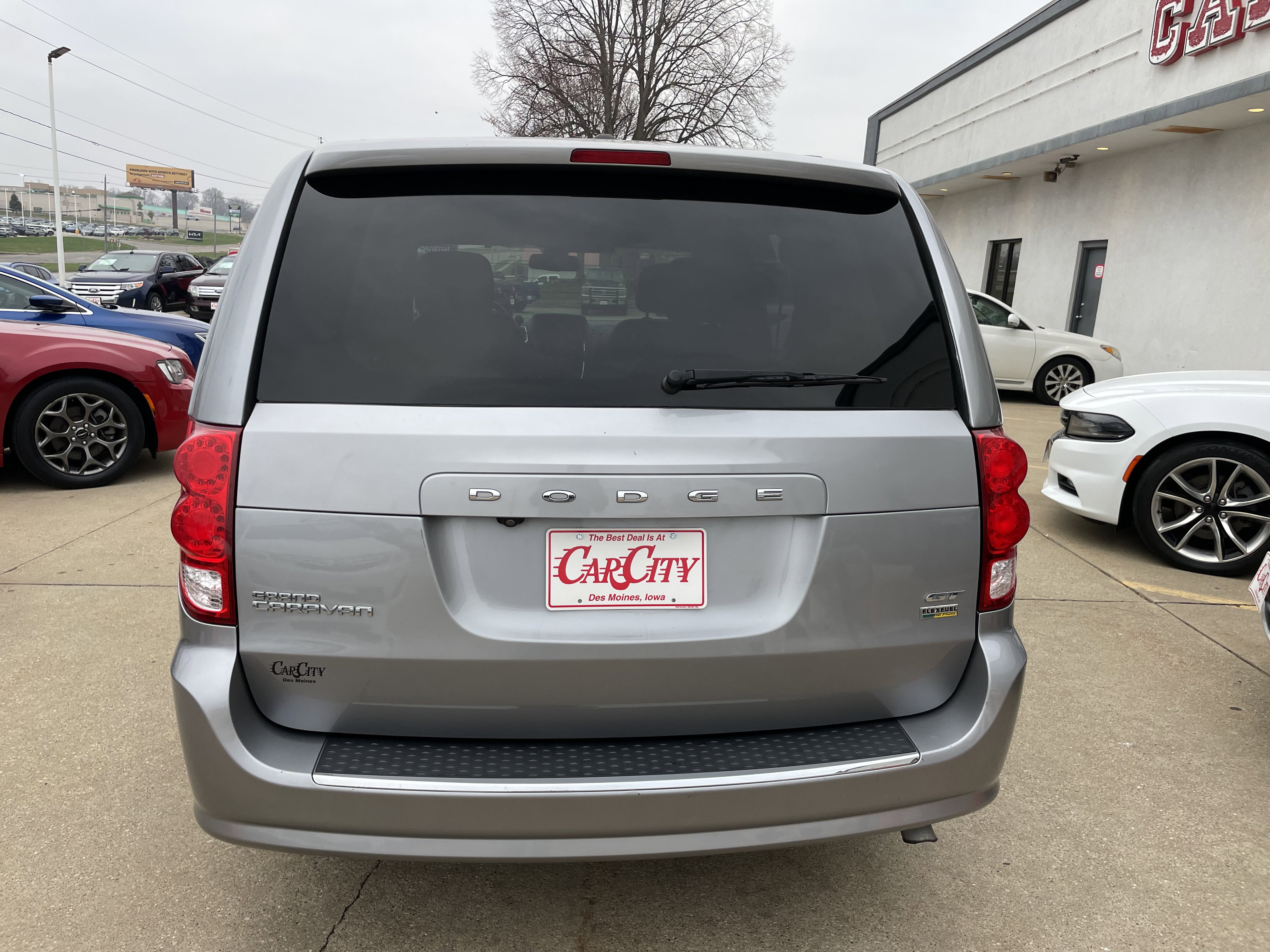 Used 2019 Dodge Grand Caravan GT image 4