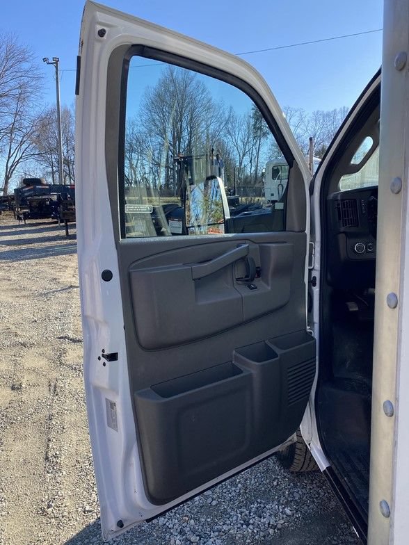 Used 2024 Chevrolet Express 3500 w/ Power Convenience Package RWD image 34