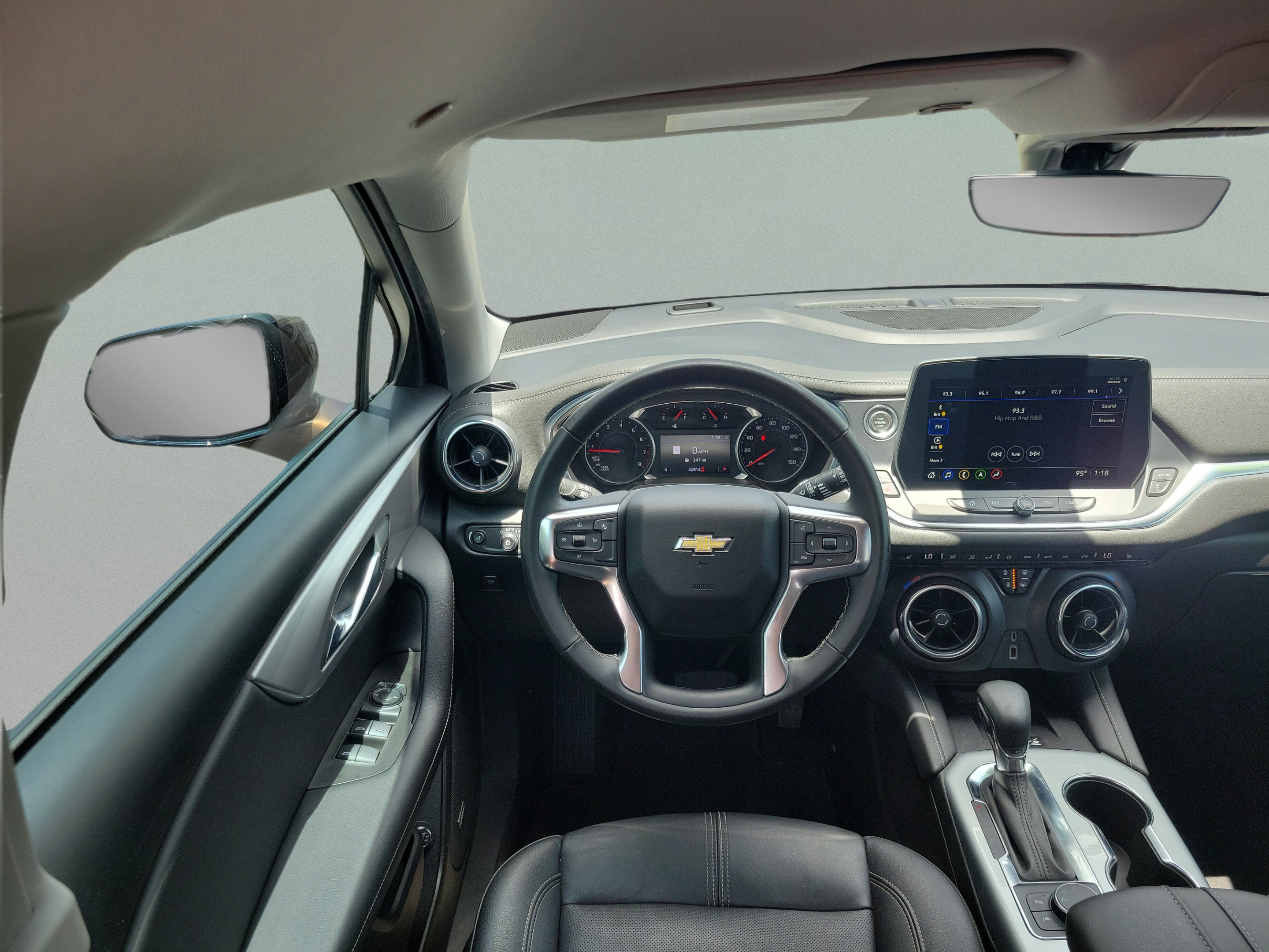 Used 2024 Chevrolet Blazer LT w/ Sound & Technology Package FWD image 5