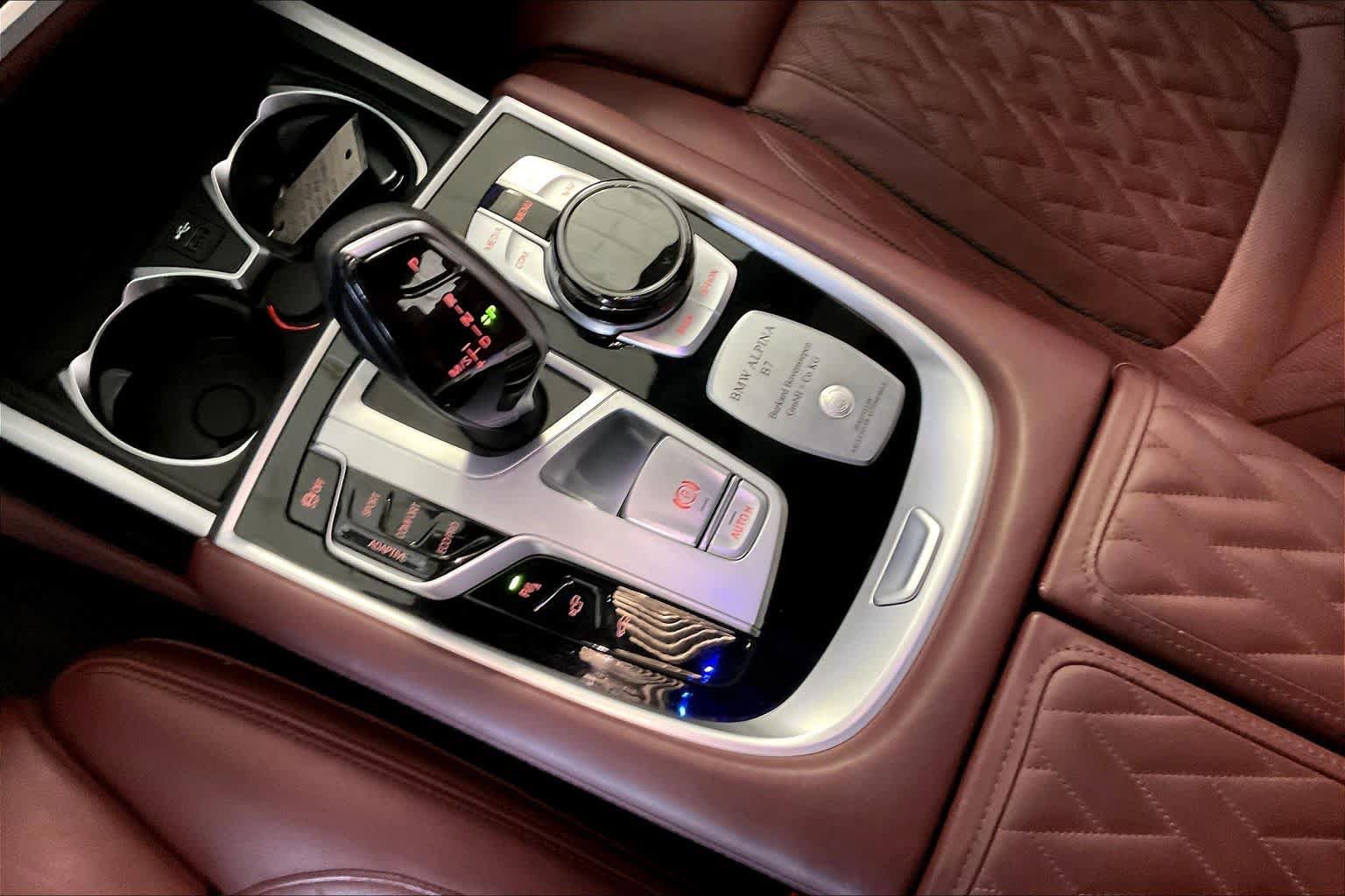 Used 2022 BMW ALPINA B7 xDrive w/ Luxury Rear Seating Package AWD/4WD image 15