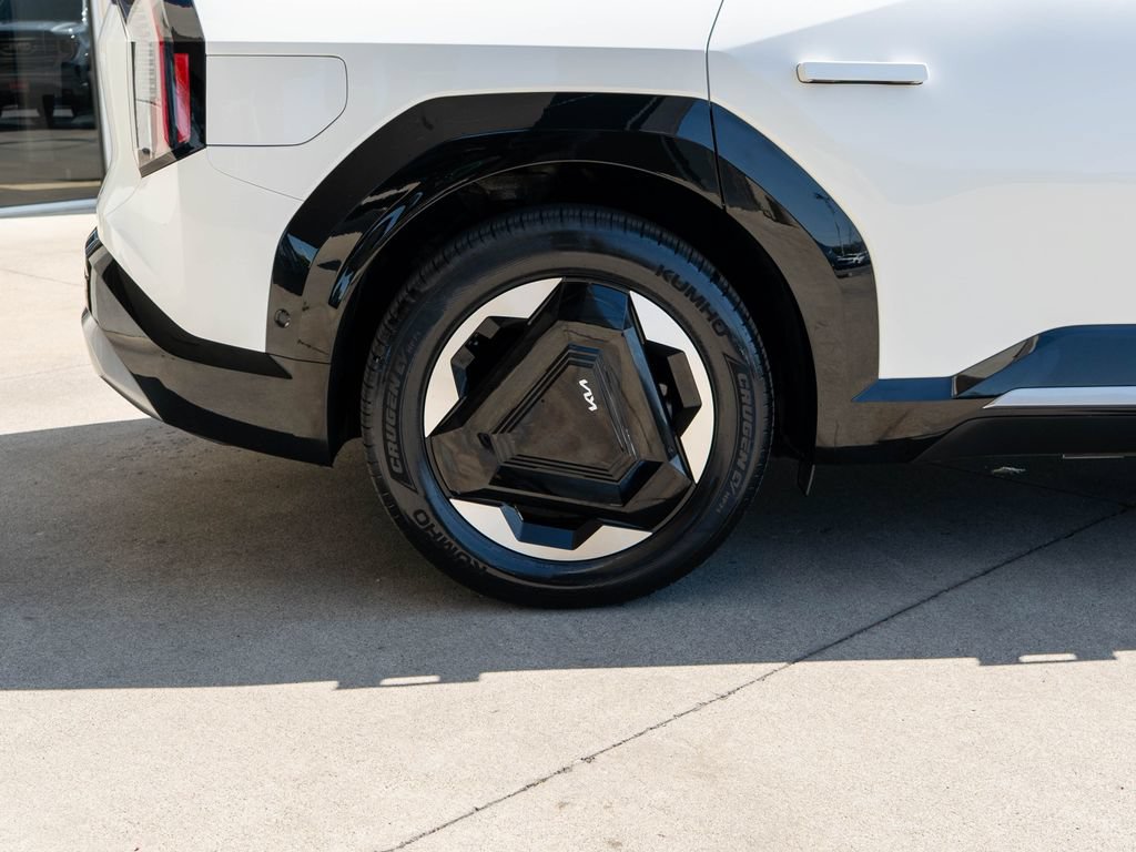 Certified 2024 Kia EV9 Land AWD/4WD image 40