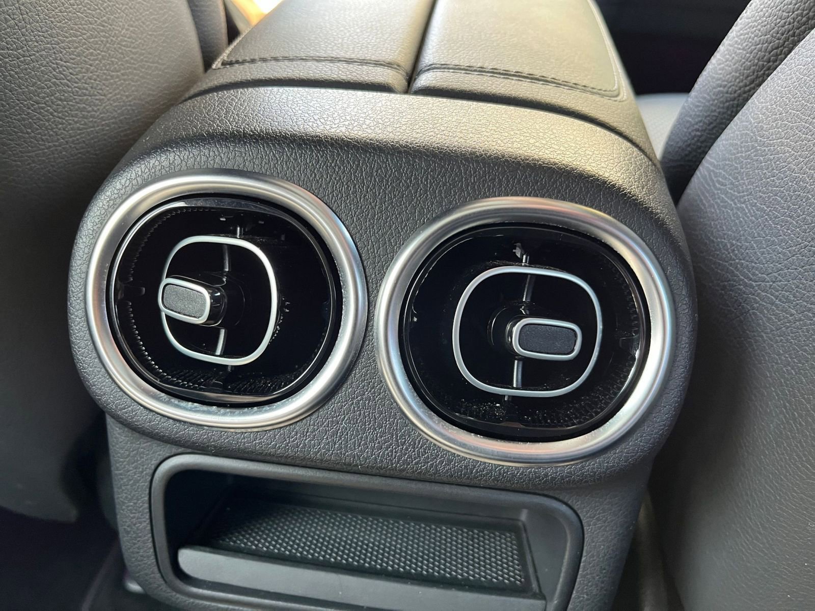 Used 2024 Mercedes-Benz GLC 300 GLC 300 image 24