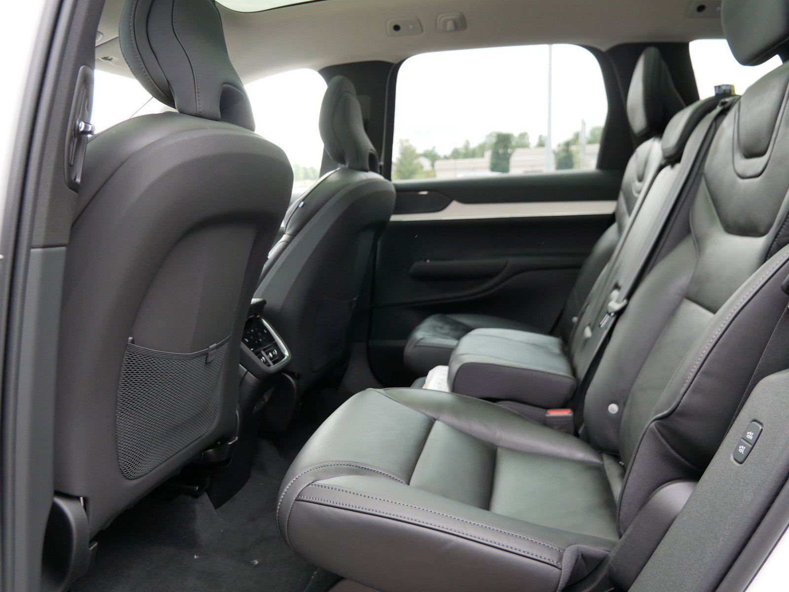 New 2026 Volvo EX90 Ultra AWD/4WD image 6