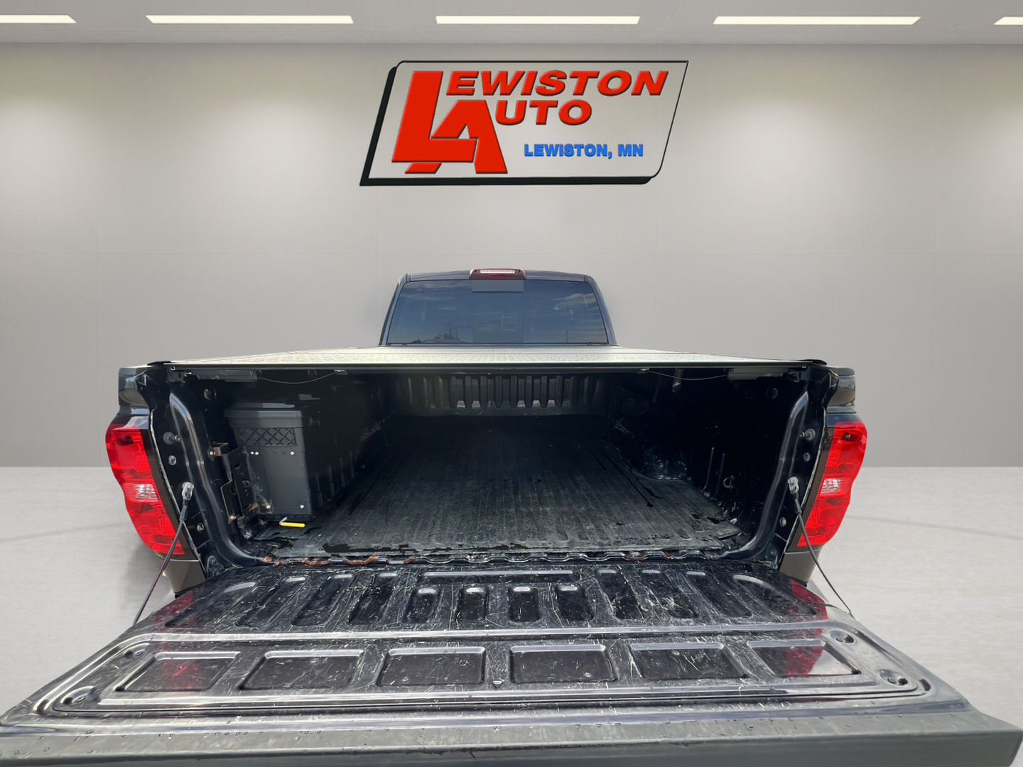 Used 2015 Chevrolet Silverado 1500 LTZ w/ LTZ Plus Package AWD/4WD image 30