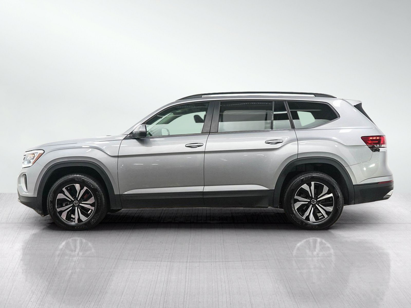 Used 2026 Volkswagen Atlas SE AWD/4WD image 2